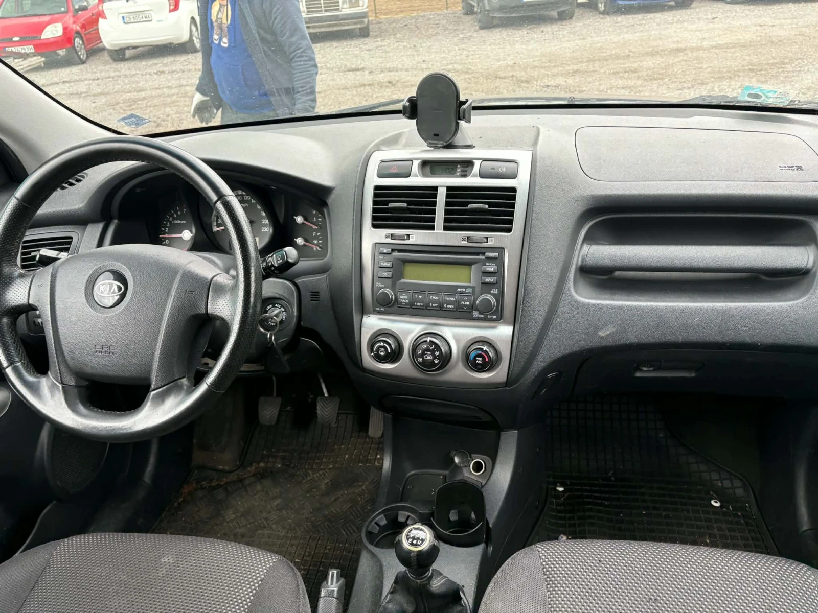 Kia Sportage 2.0 i, снимка 6 - Автомобили и джипове - 54527025