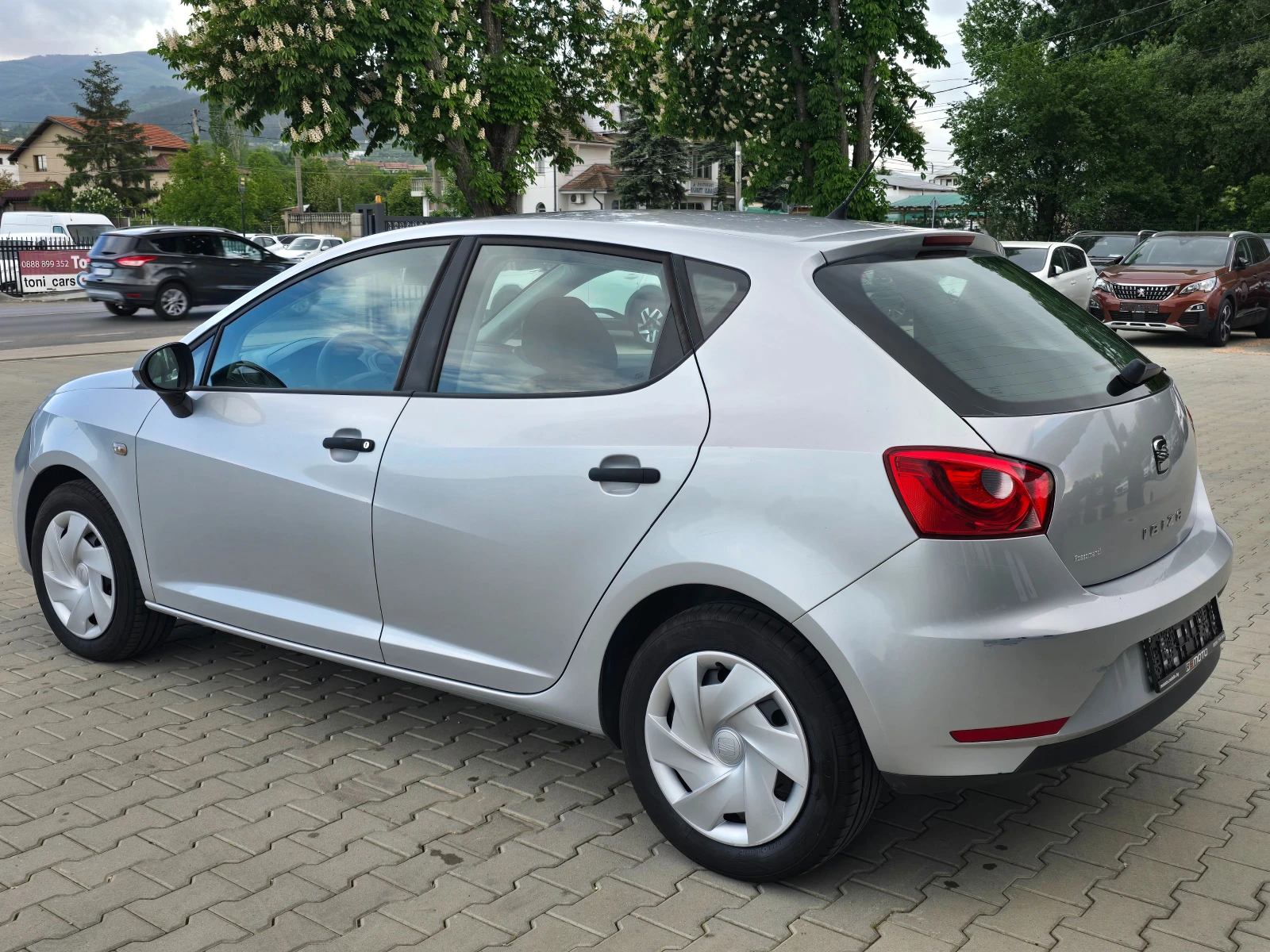 Seat Ibiza 1.2 Бензин-Газ, 2013г., снимка 4 - Автомобили и джипове - 54517252