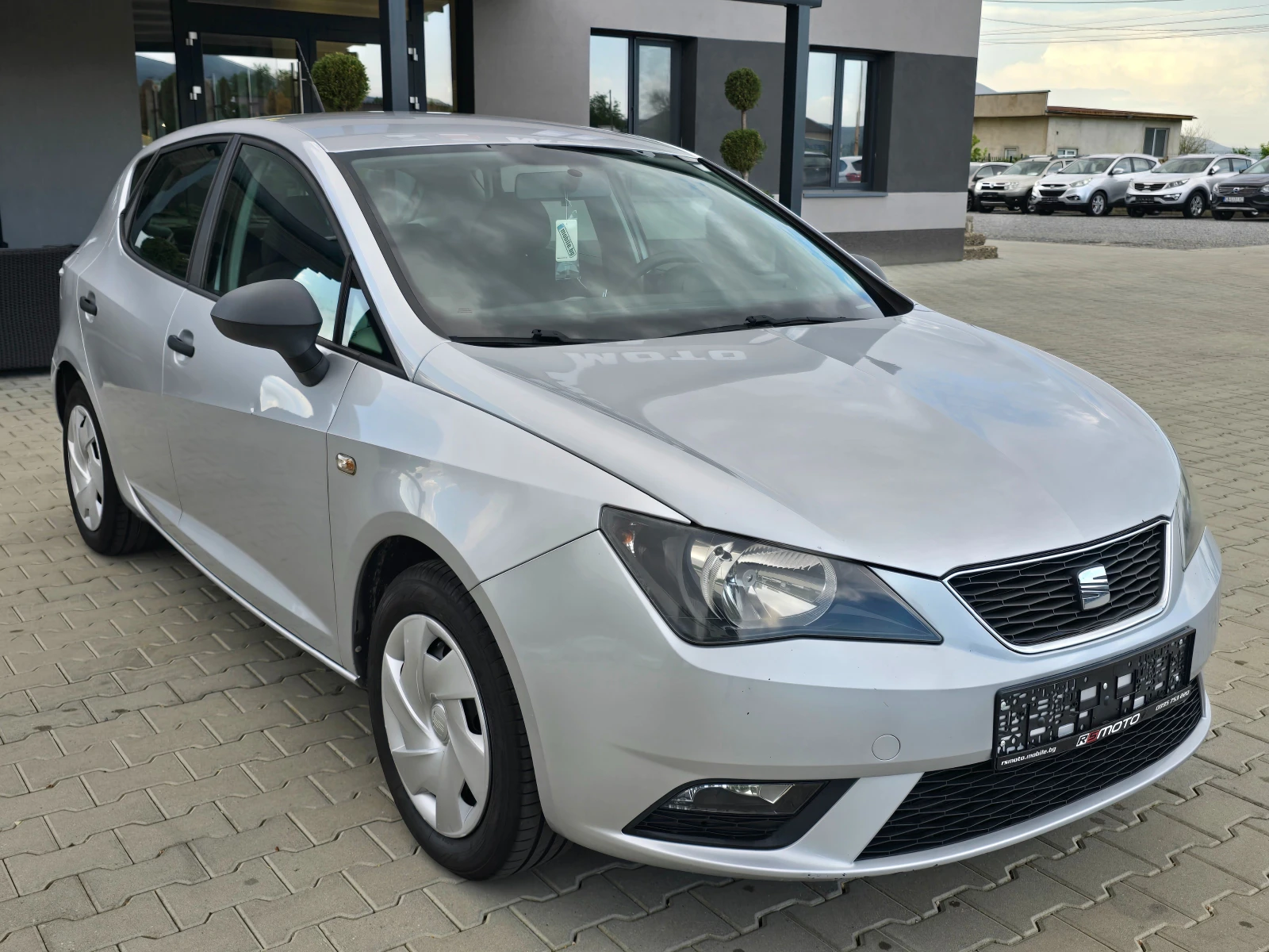 Seat Ibiza 1.2 Бензин-Газ, 2013г., снимка 2 - Автомобили и джипове - 54517252