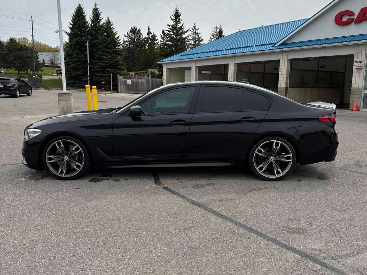 BMW 550 * xDrive * B&W* ДИСТРОНИК * 360* GESTURE* HUD, снимка 2 - Автомобили и джипове - 54554946
