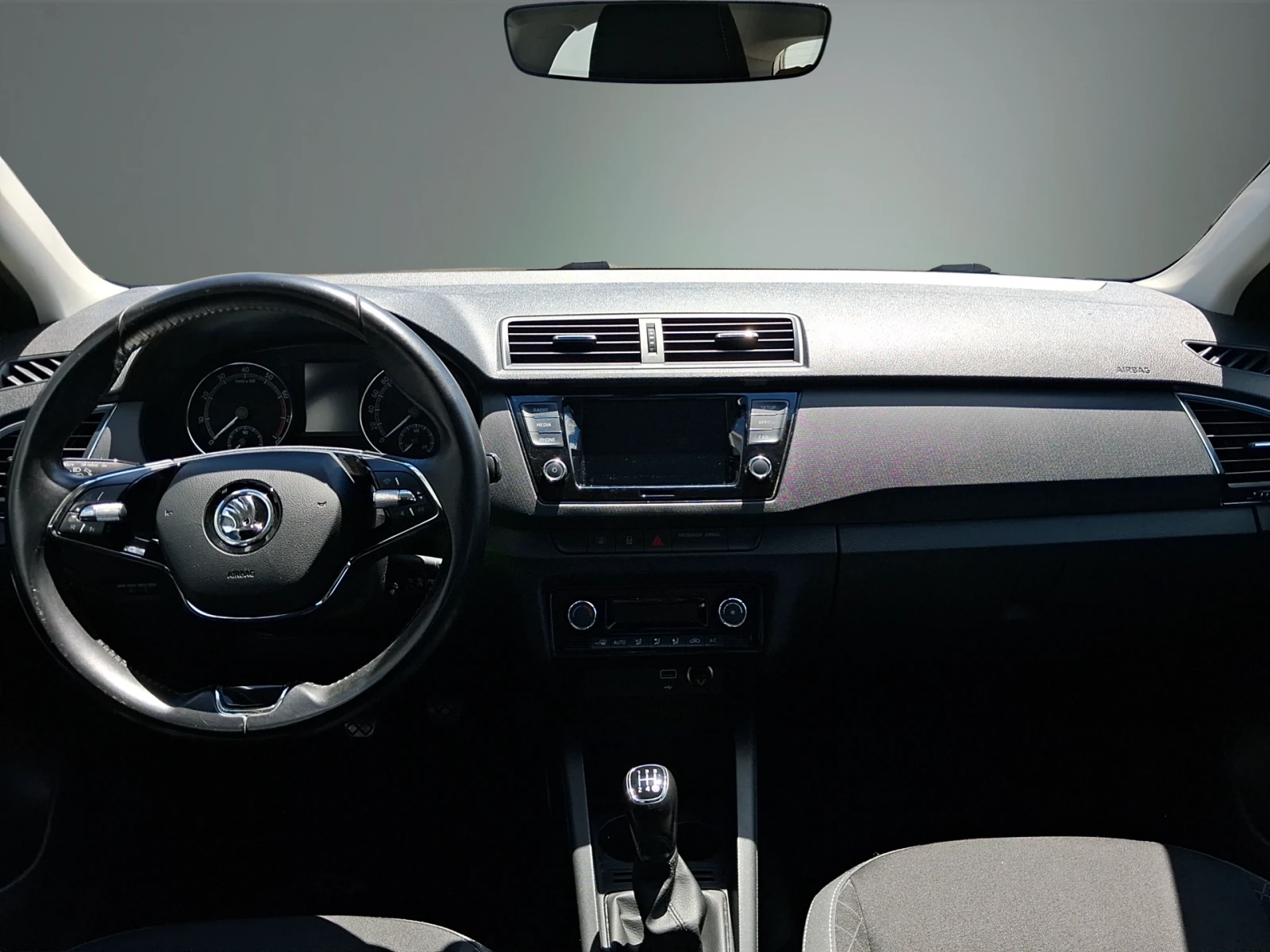 Skoda Fabia Амбишън 1, 0 MPI .60 к.с., 5М, снимка 11 - Автомобили и джипове - 54911533