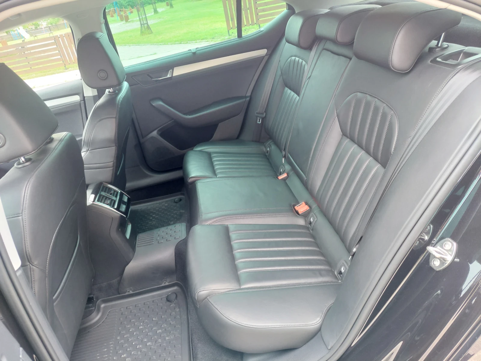 Skoda Superb TDI Exclusive Full, снимка 16 - Автомобили и джипове - 55438345