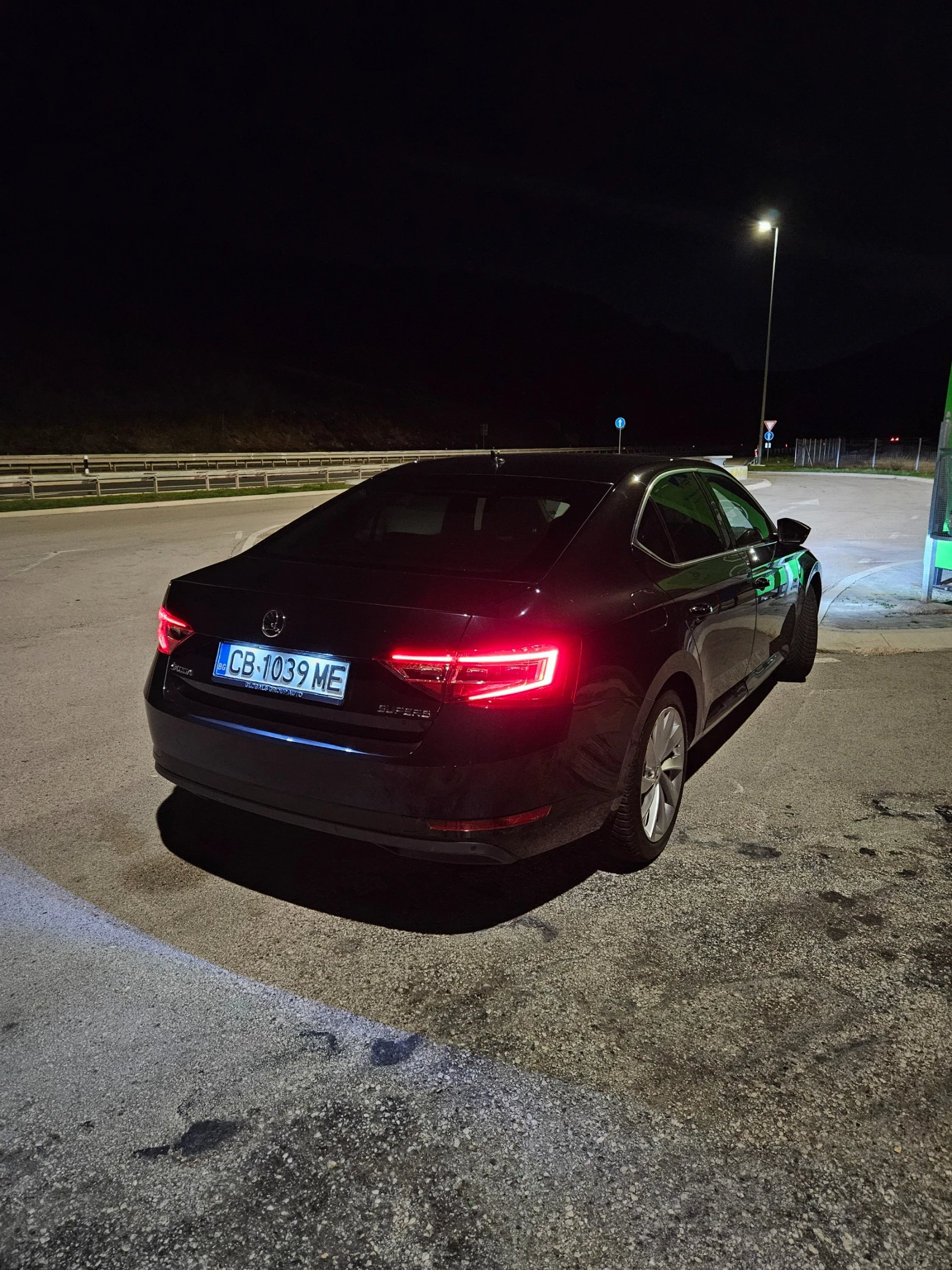 Skoda Superb TDI Exclusive Full, снимка 12 - Автомобили и джипове - 55438345