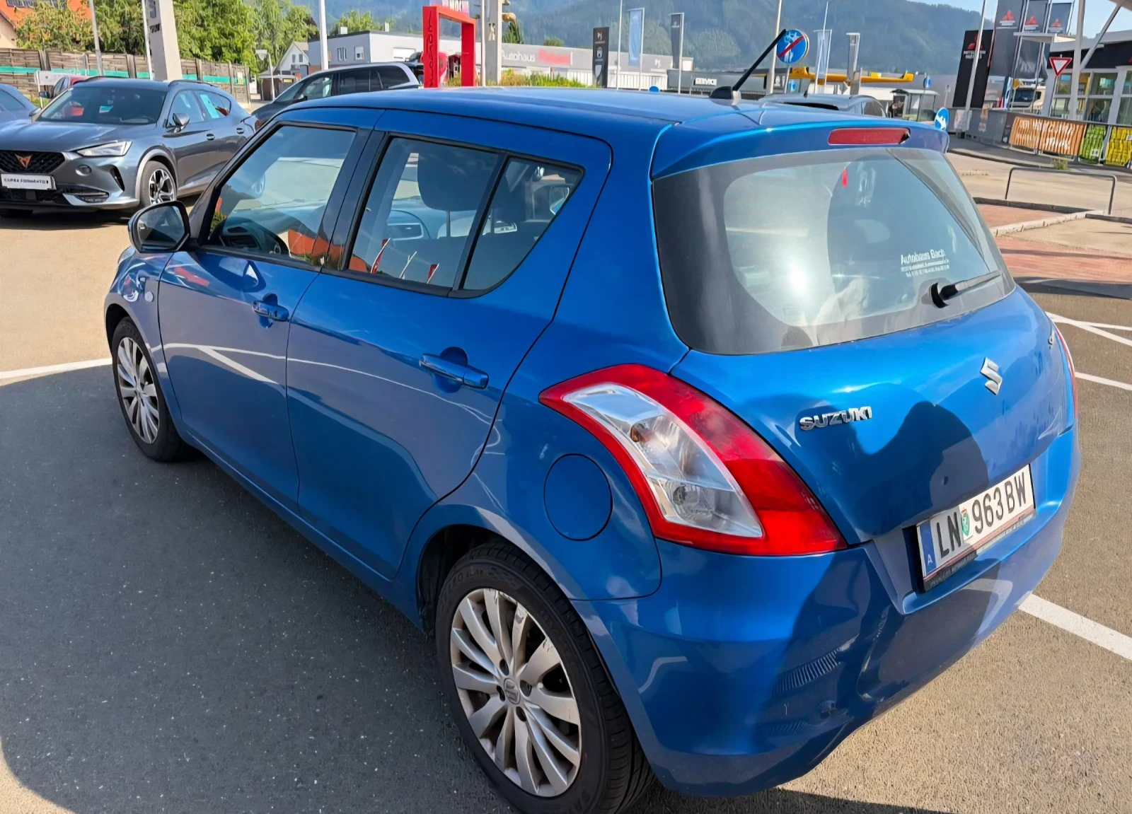 Suzuki Swift 1.3i----AUTOMAT, снимка 2 - Автомобили и джипове - 55778731