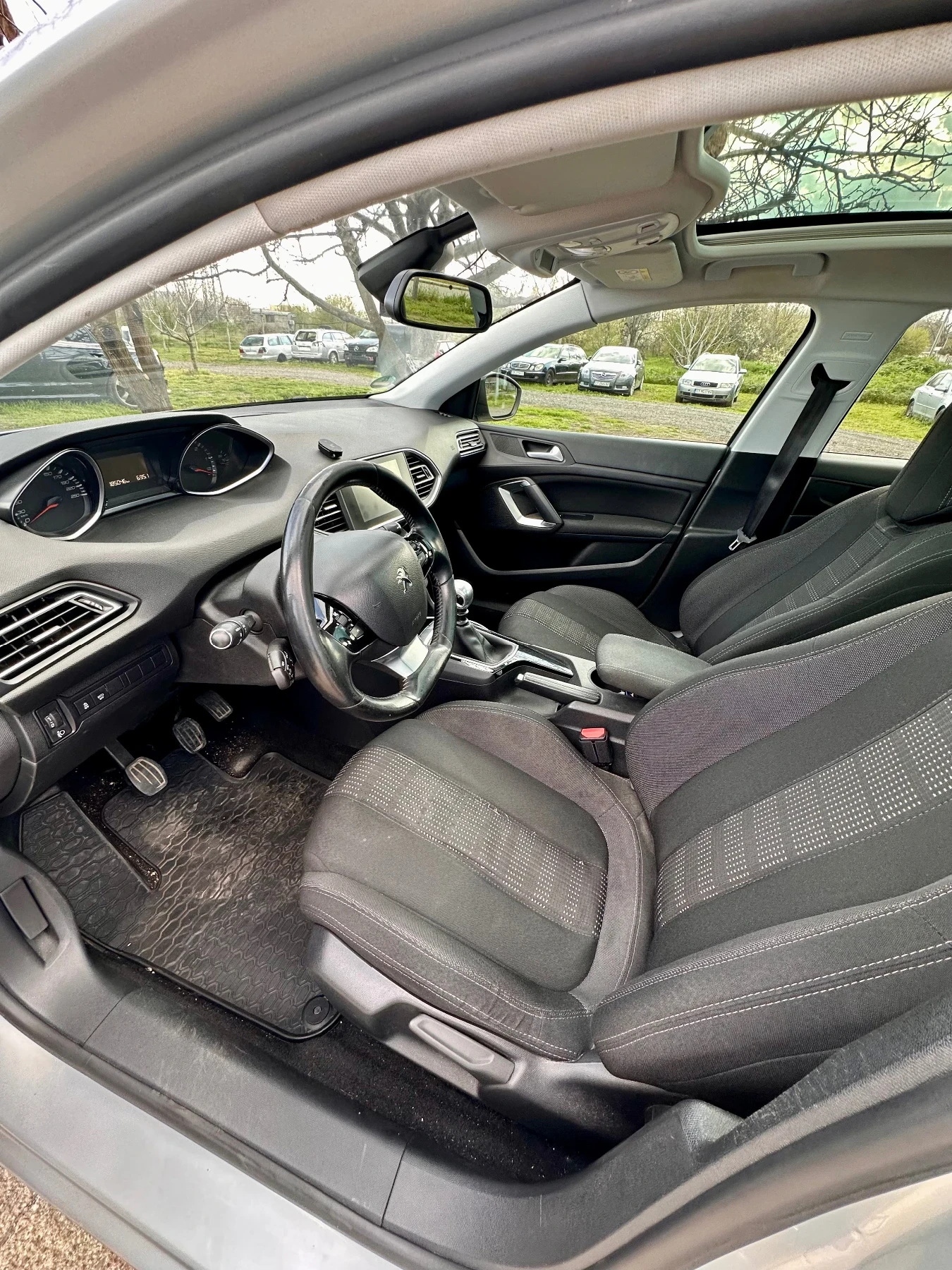 Peugeot 308 SW, снимка 9 - Автомобили и джипове - 56096532