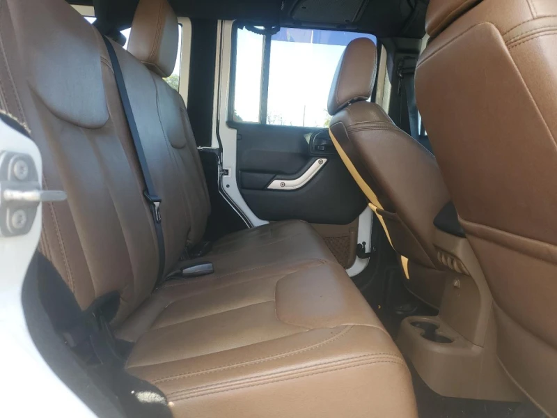 Jeep Wrangler UNLIMITED SAHARA* 4x4, снимка 10 - Автомобили и джипове - 52661560