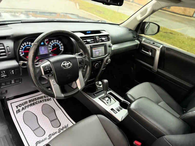 Toyota 4runner CARFAX* АВТОФИНАНСИРАНЕ БЕЗ ПЪРВОНАЧАЛНА ВНОСКА, снимка 16 - Автомобили и джипове - 52839122