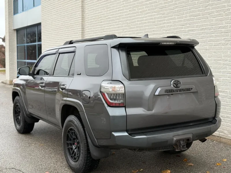 Toyota 4runner CARFAX* АВТОФИНАНСИРАНЕ БЕЗ ПЪРВОНАЧАЛНА ВНОСКА, снимка 5 - Автомобили и джипове - 52839122