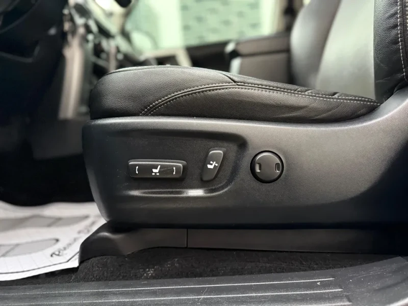 Toyota 4runner CARFAX* АВТОФИНАНСИРАНЕ БЕЗ ПЪРВОНАЧАЛНА ВНОСКА, снимка 8 - Автомобили и джипове - 52839122