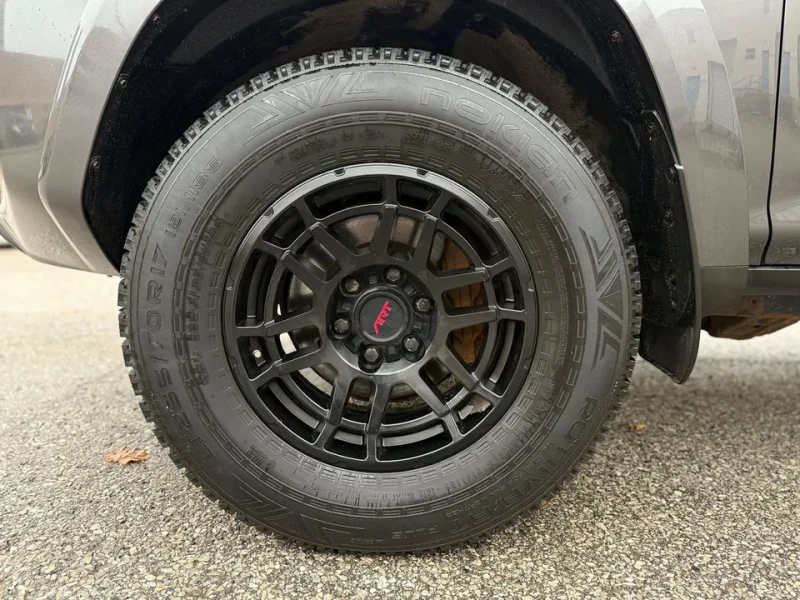 Toyota 4runner CARFAX* АВТОФИНАНСИРАНЕ БЕЗ ПЪРВОНАЧАЛНА ВНОСКА, снимка 4 - Автомобили и джипове - 52839122