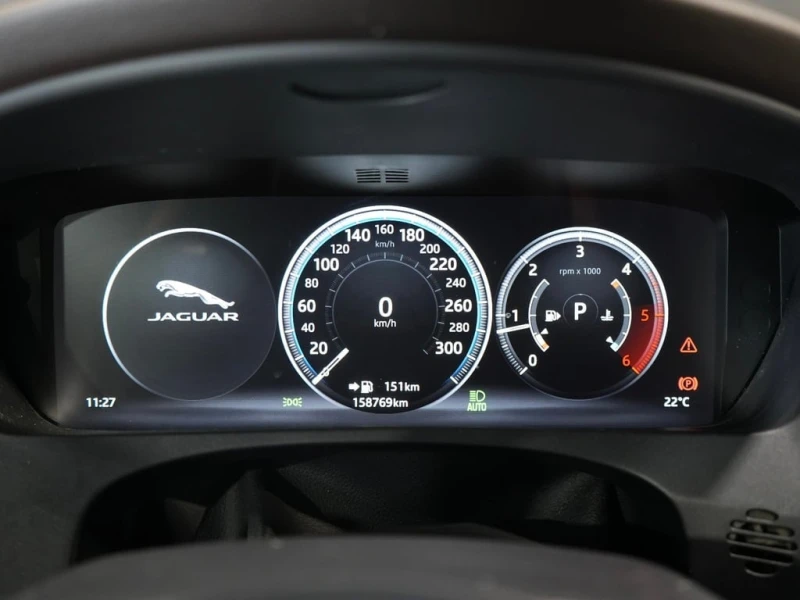 Jaguar F-PACE * Prestige/PANO/CARPLAY/MERIDIAN/NO ACCIDENT/LOW K, снимка 13 - Автомобили и джипове - 52924206