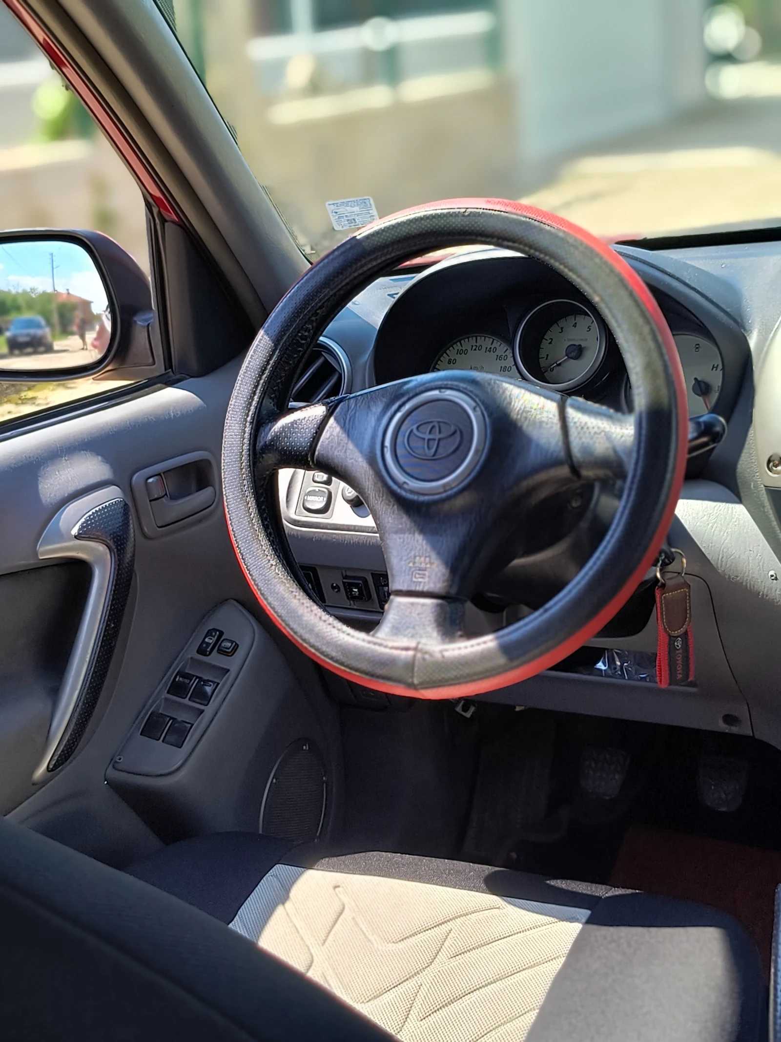 Toyota Rav4  - изображение 8