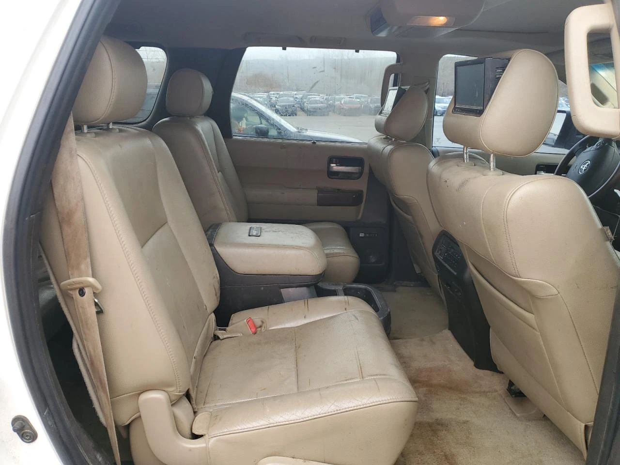 Toyota Sequoia 5.7L/PLATINUM/4X4 - изображение 10