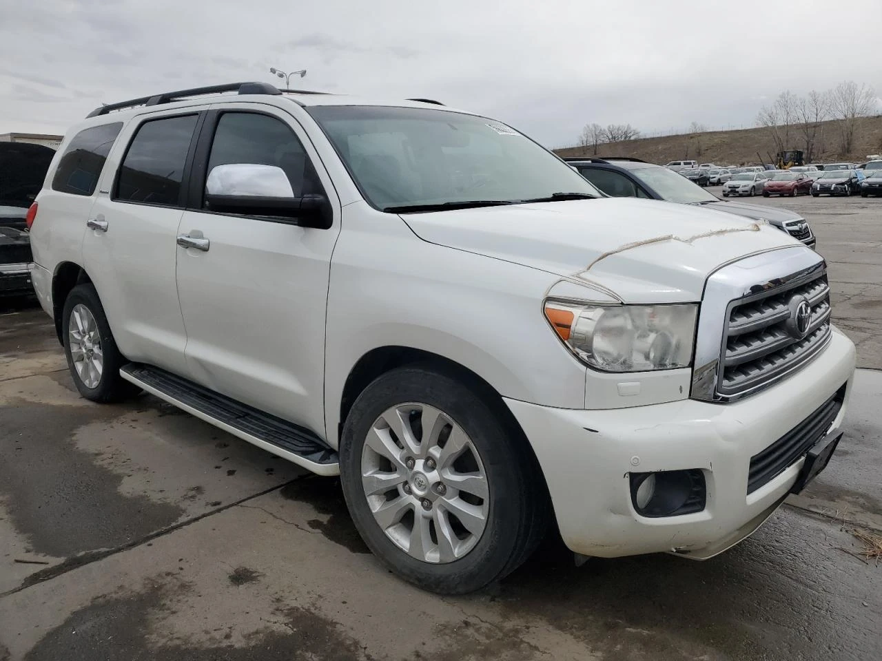 Toyota Sequoia 5.7L/PLATINUM/4X4 - изображение 3