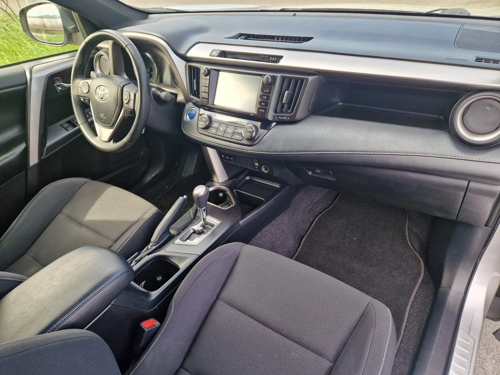 Toyota Rav4 2.5 Hybrid Dynamic+ , снимка 13 - Автомобили и джипове - 54194488