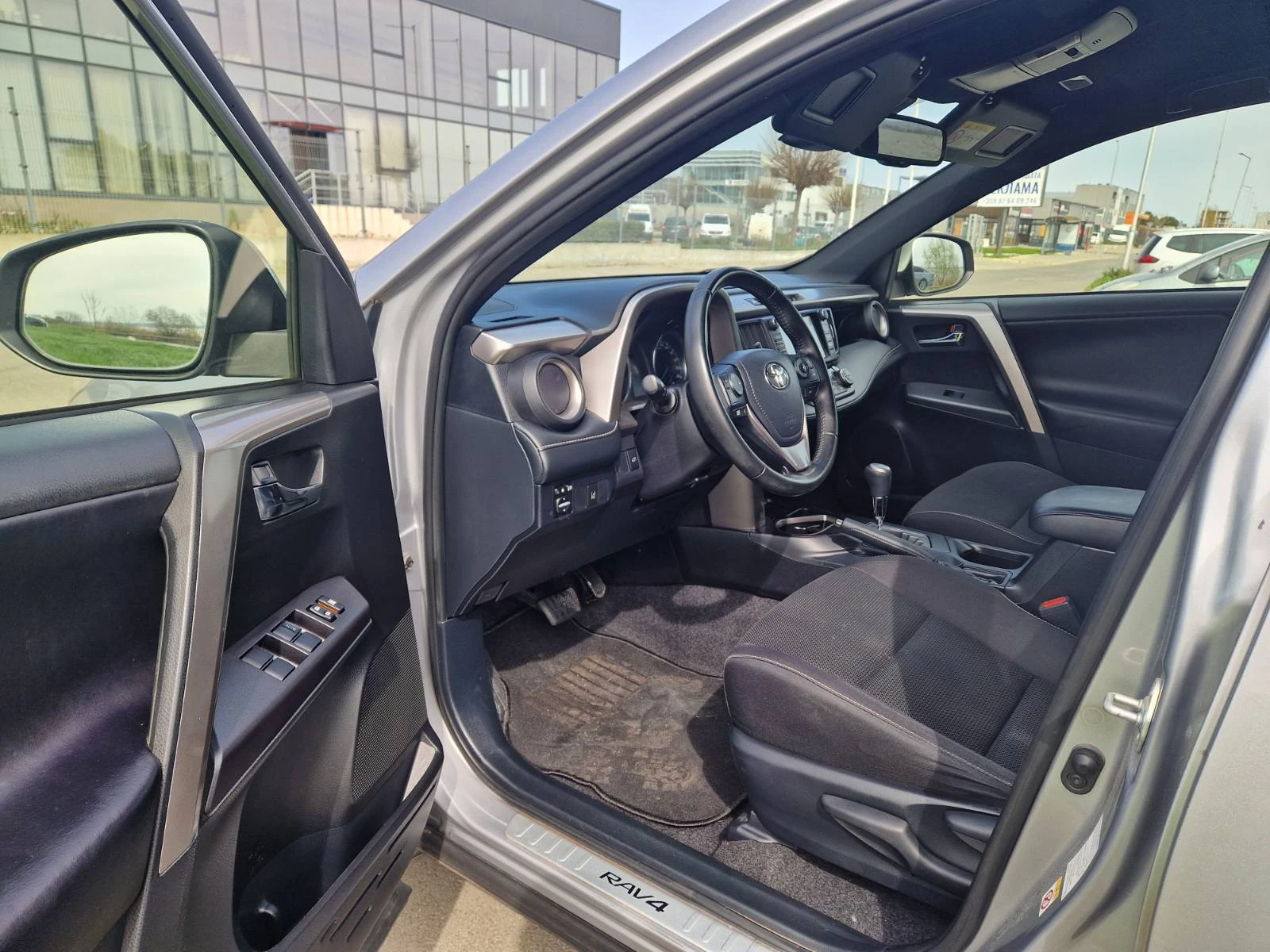 Toyota Rav4 2.5 Hybrid Dynamic+ , снимка 9 - Автомобили и джипове - 54194488