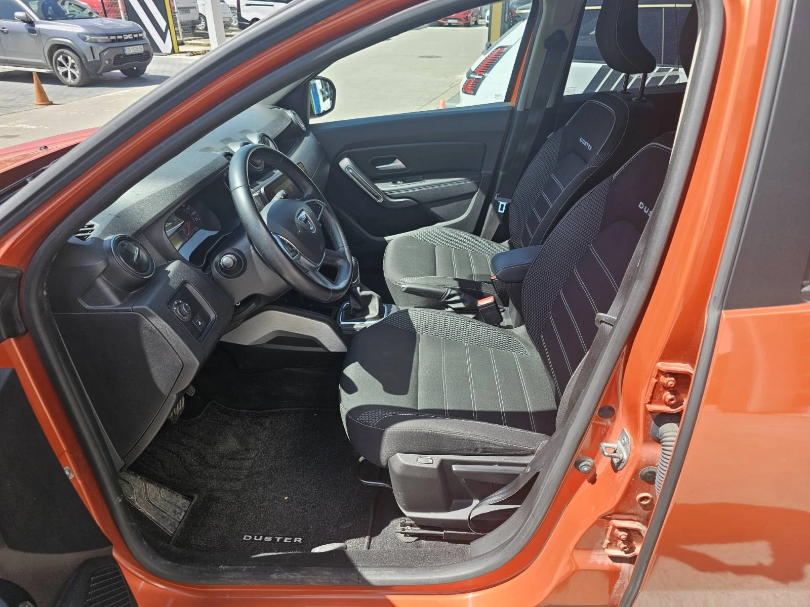 Dacia Duster 1.3 TCe 150 EDC, снимка 13 - Автомобили и джипове - 54228250