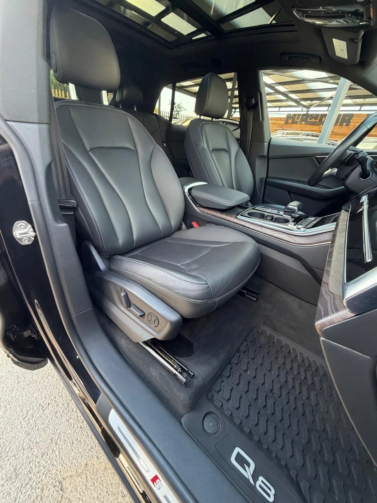 Audi Q8 55TFSI Progressiv S-Line BlackOptics, снимка 14 - Автомобили и джипове - 54839553