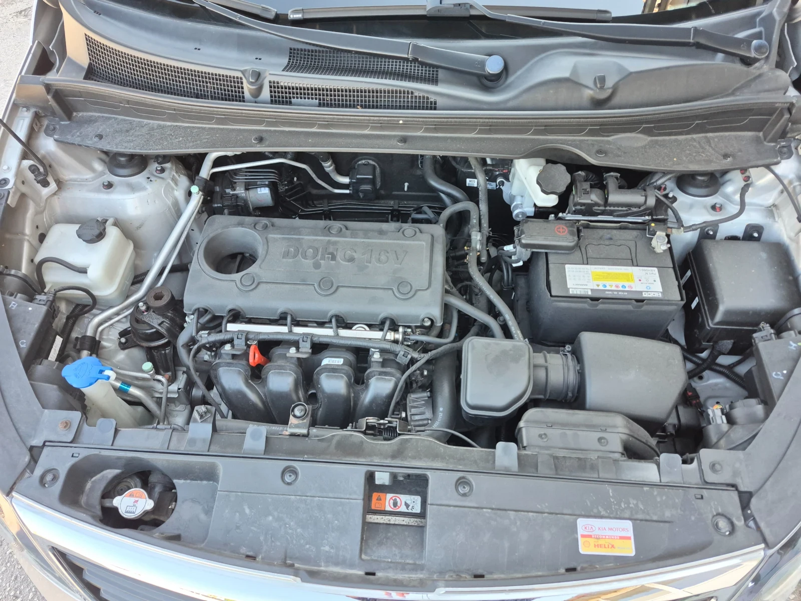 Kia Sportage 2.0i, снимка 10 - Автомобили и джипове - 55493134