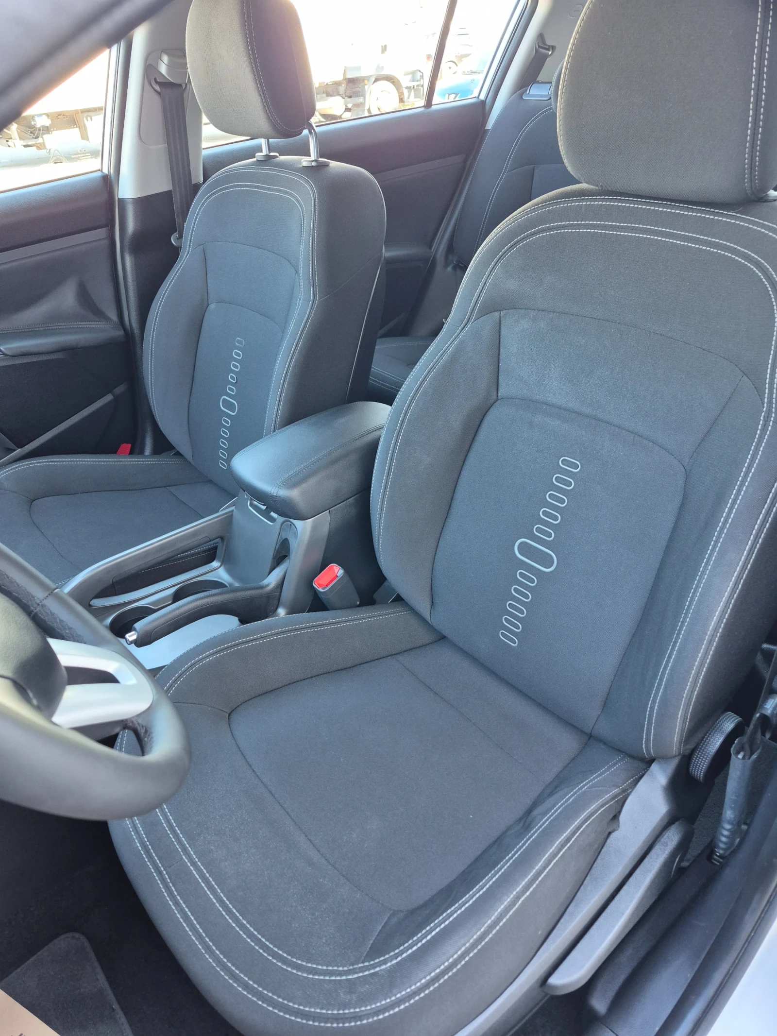 Kia Sportage 2.0i, снимка 8 - Автомобили и джипове - 55493134