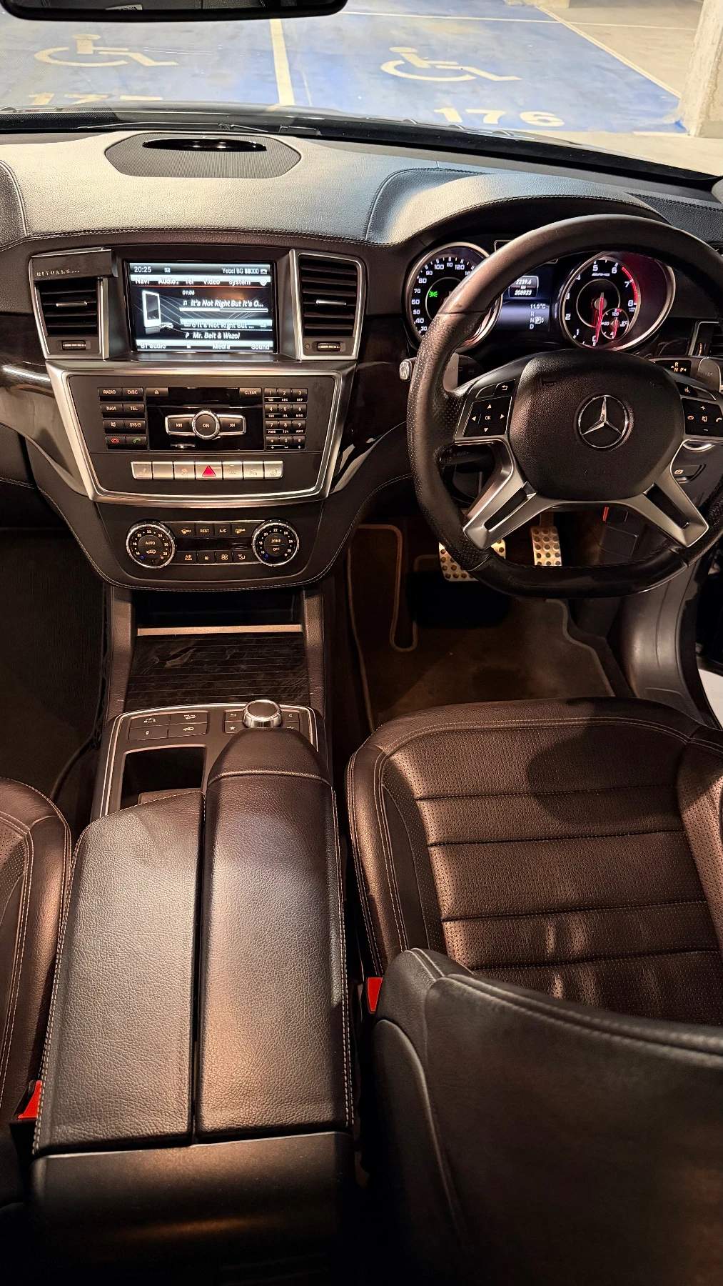 Mercedes-Benz ML 63 AMG 2014, снимка 3 - Автомобили и джипове - 56344831