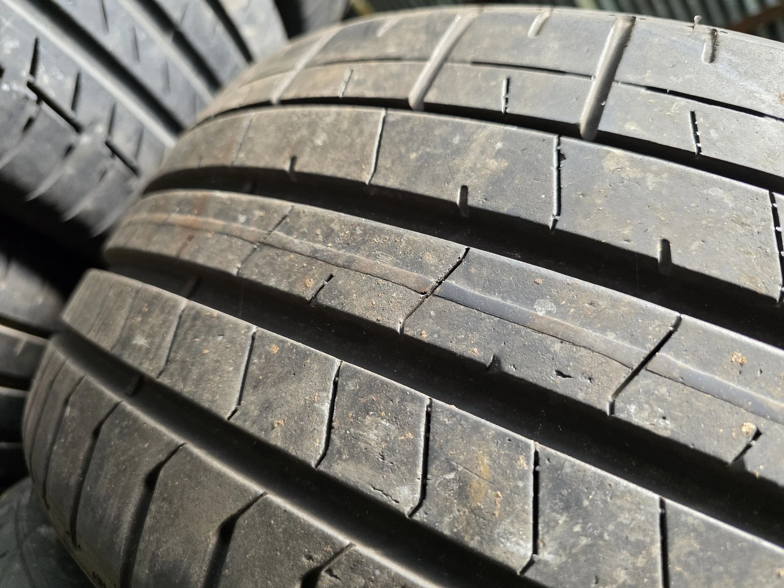 ���� 235/35R19 | Mobile.bg � ����������� 4