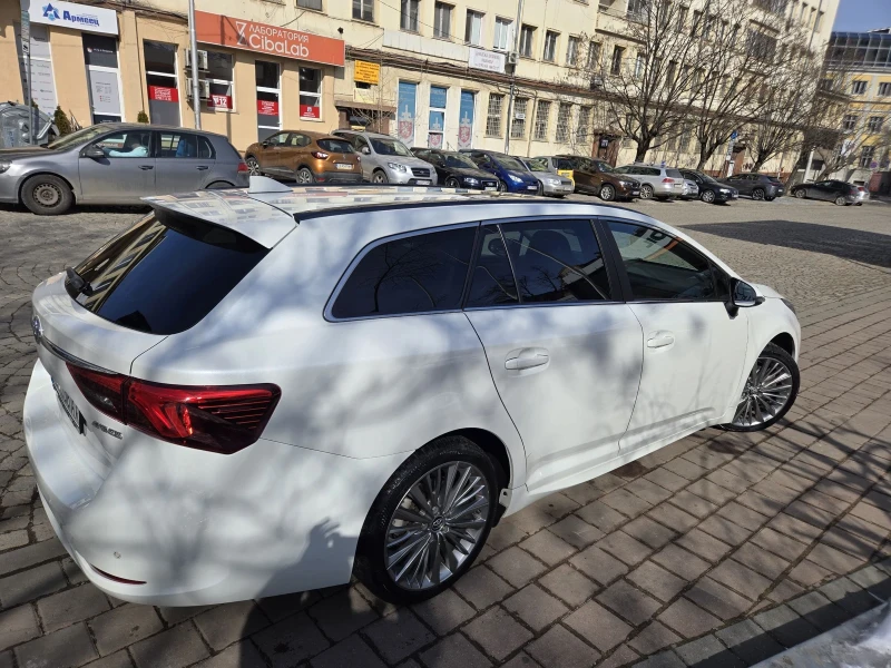 Toyota Avensis 2.0 D, снимка 3 - Автомобили и джипове - 49233342