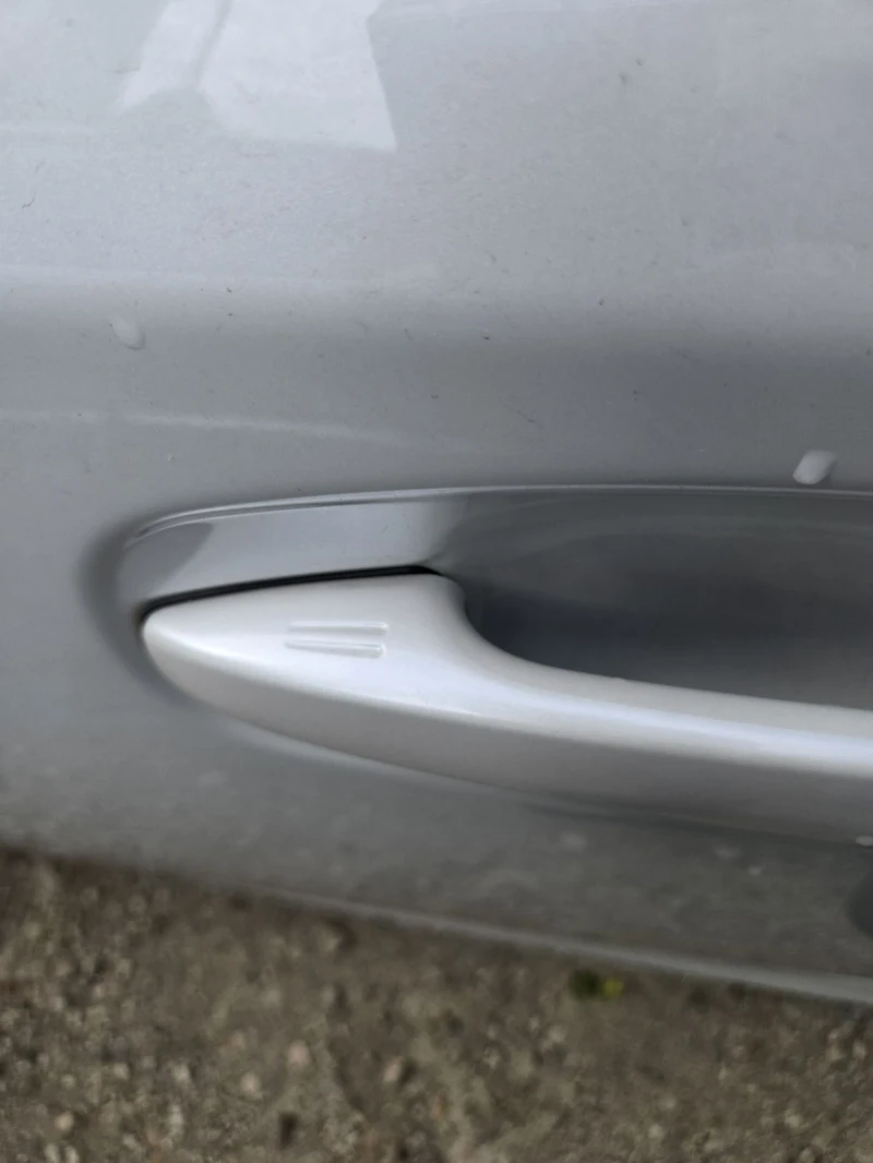 Toyota Avensis 2.0 D, снимка 17 - Автомобили и джипове - 52579655