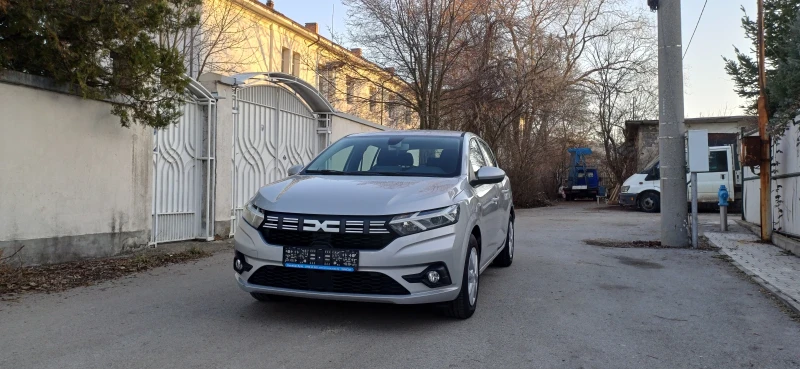 Dacia Sandero, снимка 1 - Автомобили и джипове - 49449895