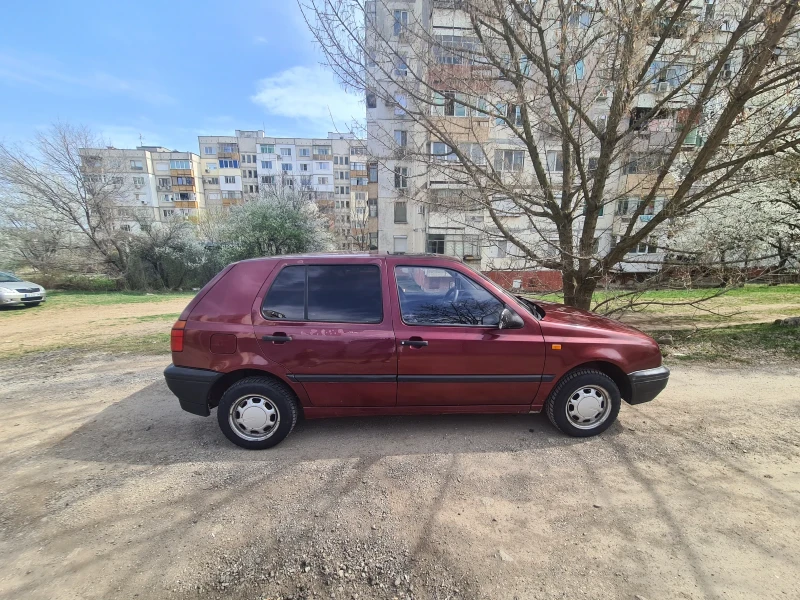 VW Golf, снимка 1 - Автомобили и джипове - 49515231