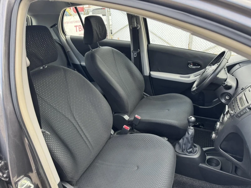 Toyota Yaris  Facelift benzin, снимка 14 - Автомобили и джипове - 52080435