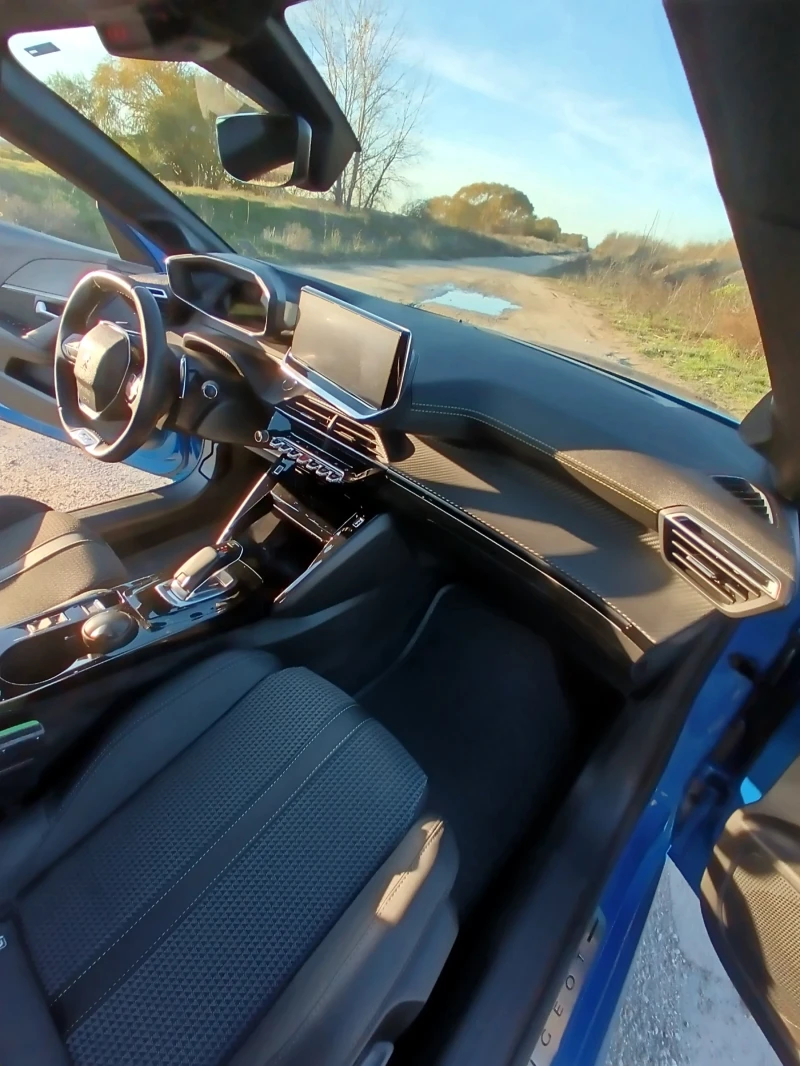 Peugeot 208 25000km GT LINE, снимка 8 - Автомобили и джипове - 52527914