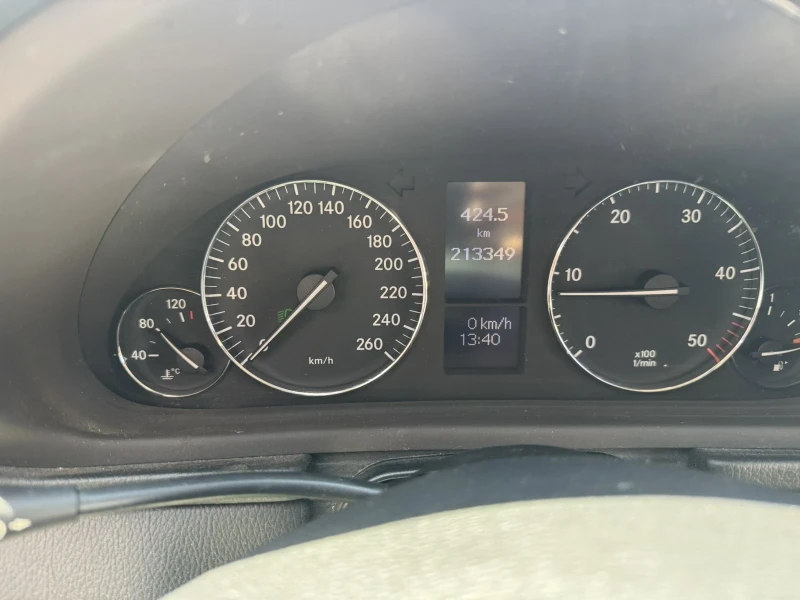 Mercedes-Benz C 200, снимка 10 - Автомобили и джипове - 52640100
