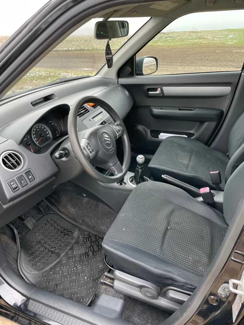 Suzuki Swift Газ-бензин, снимка 4 - Автомобили и джипове - 52920782