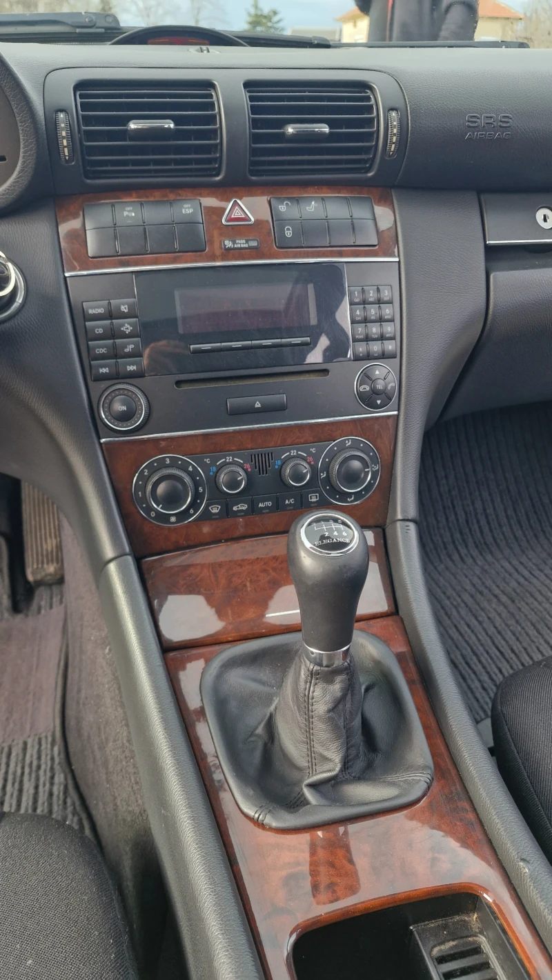 Mercedes-Benz C 220 Facelift, снимка 8 - Автомобили и джипове - 53036858