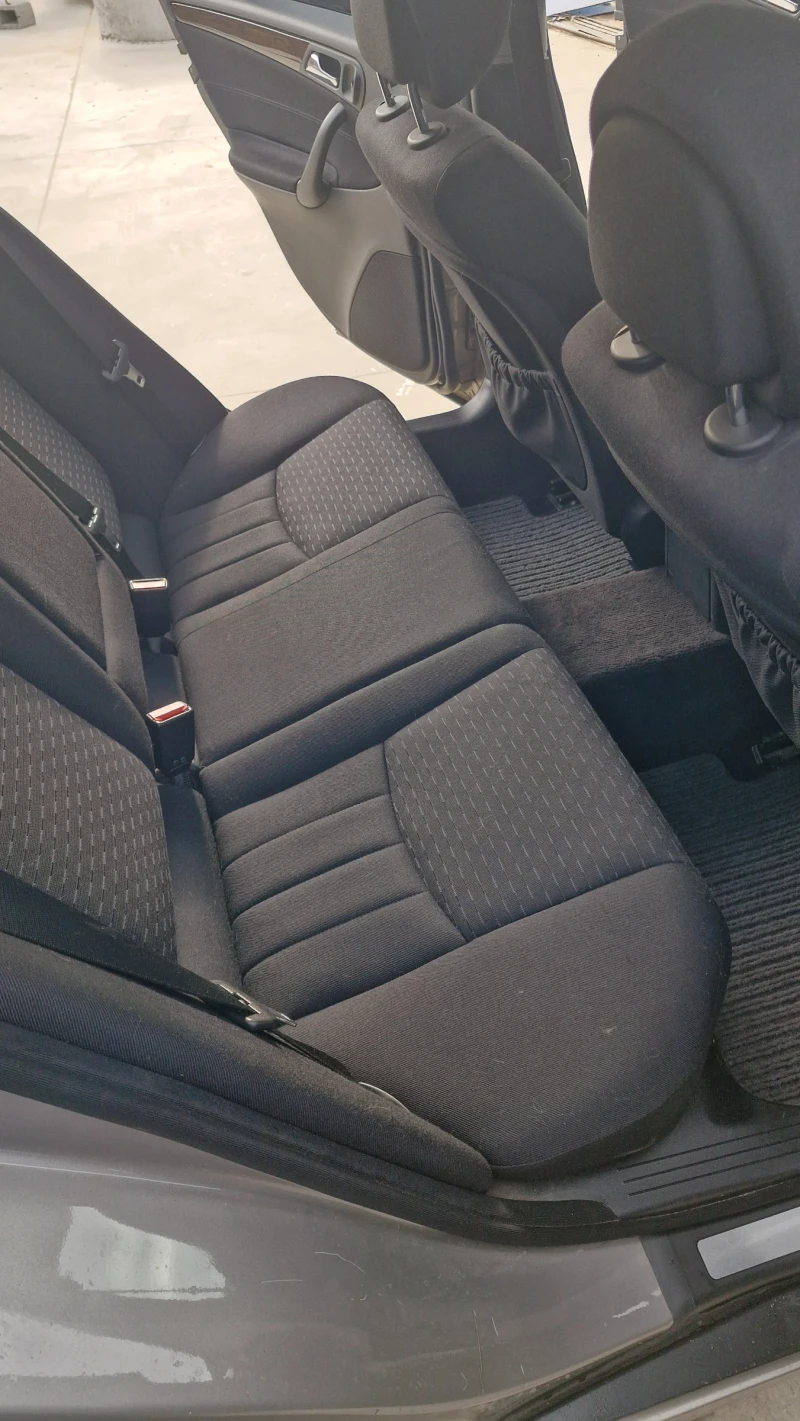 Mercedes-Benz C 220 Facelift, снимка 12 - Автомобили и джипове - 53036858