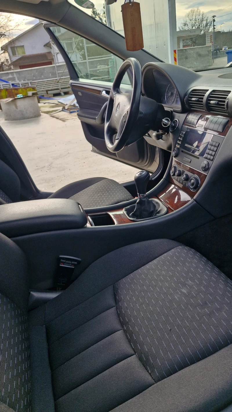 Mercedes-Benz C 220 Facelift, снимка 15 - Автомобили и джипове - 53036858