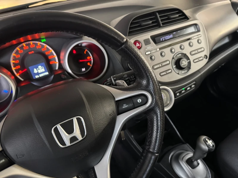 Honda Jazz 1, 4i-VTEC* АВТОМАТИК* 100 КС* ИТАЛИЯ, снимка 10 - Автомобили и джипове - 53190683