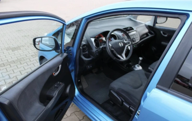 Honda Jazz 1, 4i-VTEC* АВТОМАТИК* 100 КС* ИТАЛИЯ, снимка 12 - Автомобили и джипове - 53190683