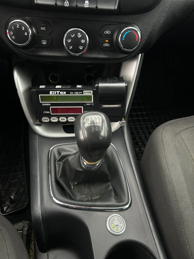 Kia Ceed 1.4 всичко платено, снимка 9 - Автомобили и джипове - 53222101