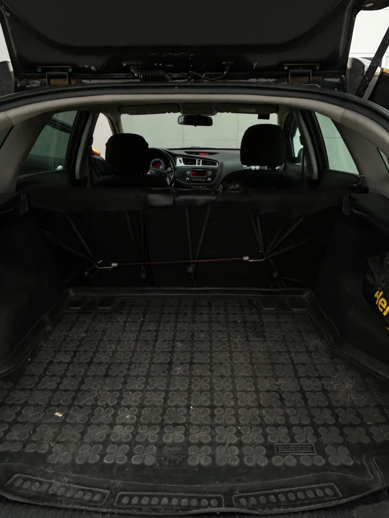 Kia Ceed 1.4 всичко платено, снимка 14 - Автомобили и джипове - 53222101