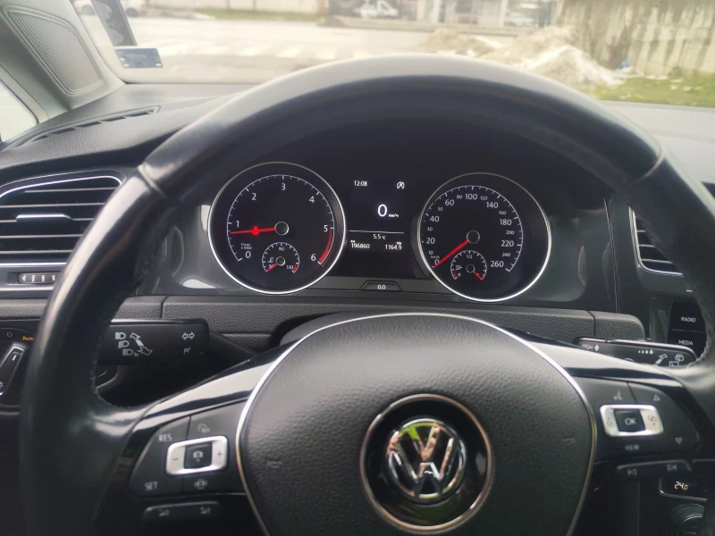 VW Golf 1.6 TDI 7.5, снимка 12 - Автомобили и джипове - 53254549