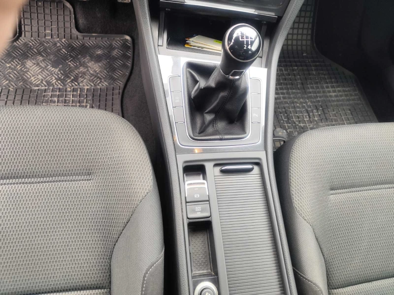 VW Golf 1.6 TDI 7.5, снимка 9 - Автомобили и джипове - 53254549