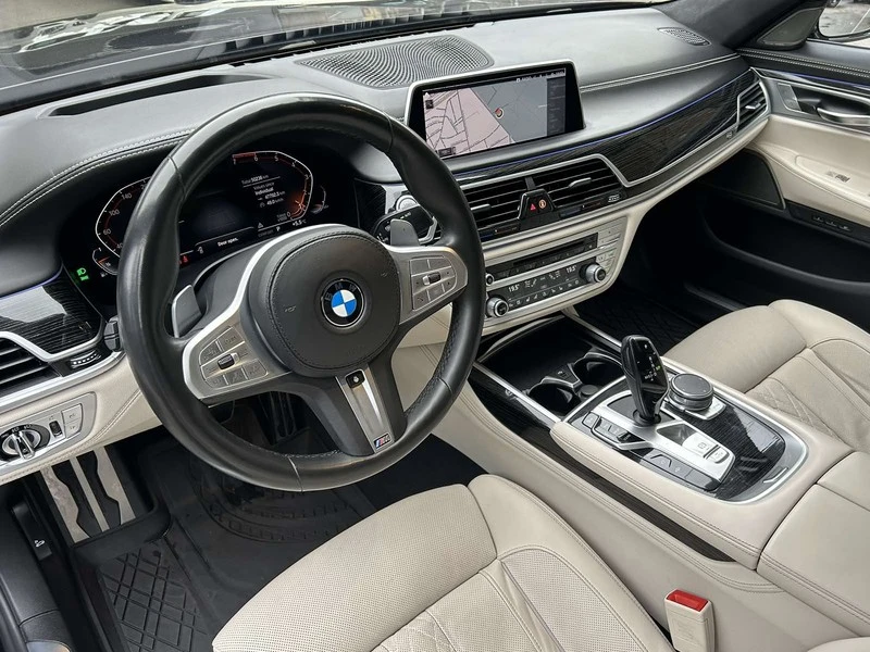 BMW 750 i M xDrive/Laser/HuD/Executive, снимка 8 - Автомобили и джипове - 48197646