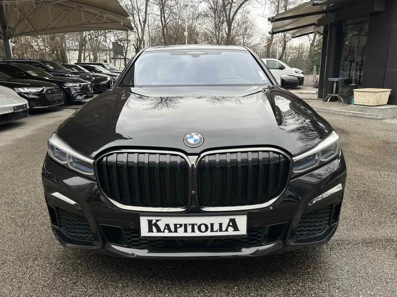 BMW 750 i M xDrive/Laser/HuD/Executive, снимка 3 - Автомобили и джипове - 48197646