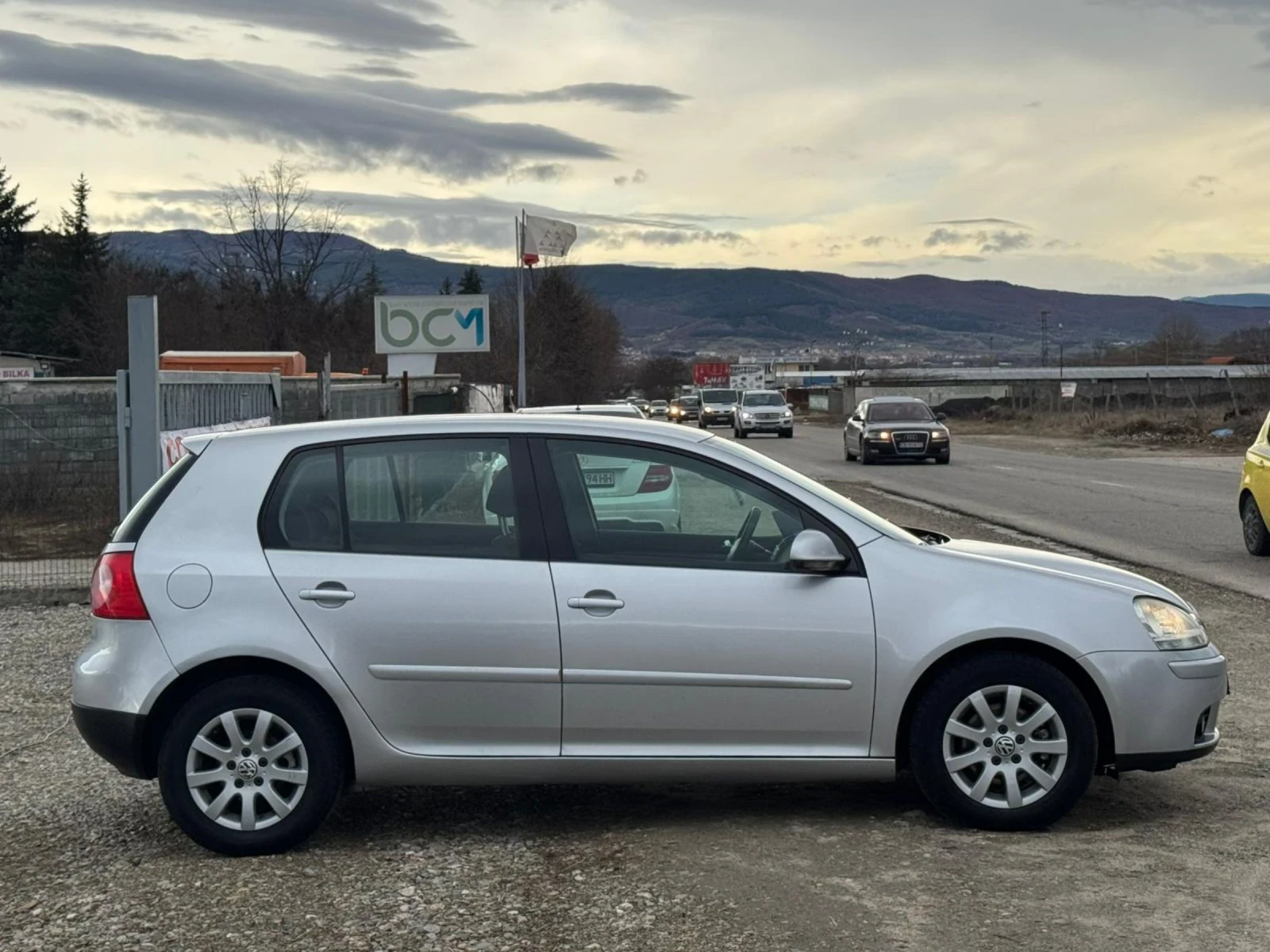 VW Golf 1.9TDI 105к.с ЛИЗИНГ - изображение 8