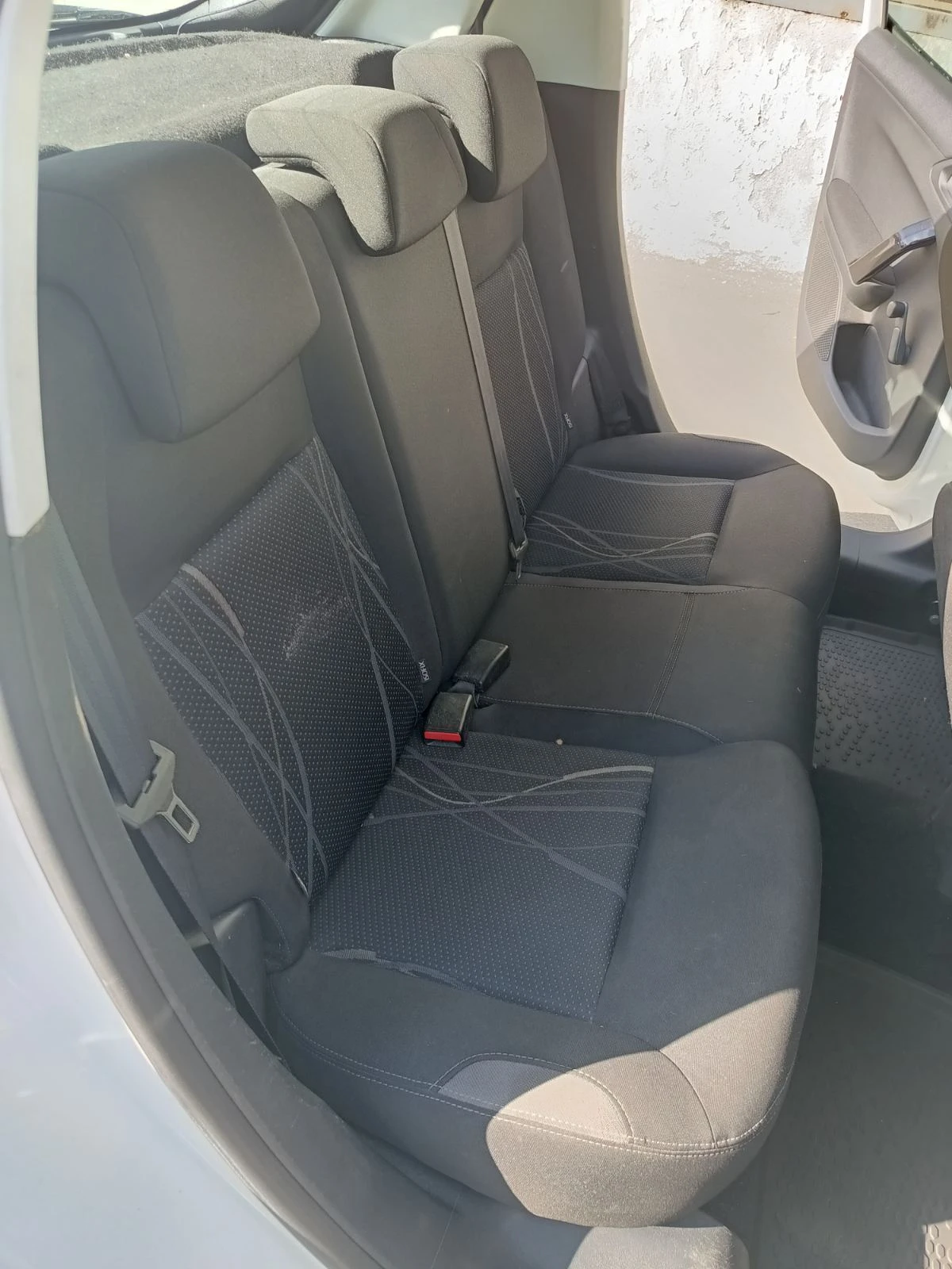 Peugeot 208  - изображение 9