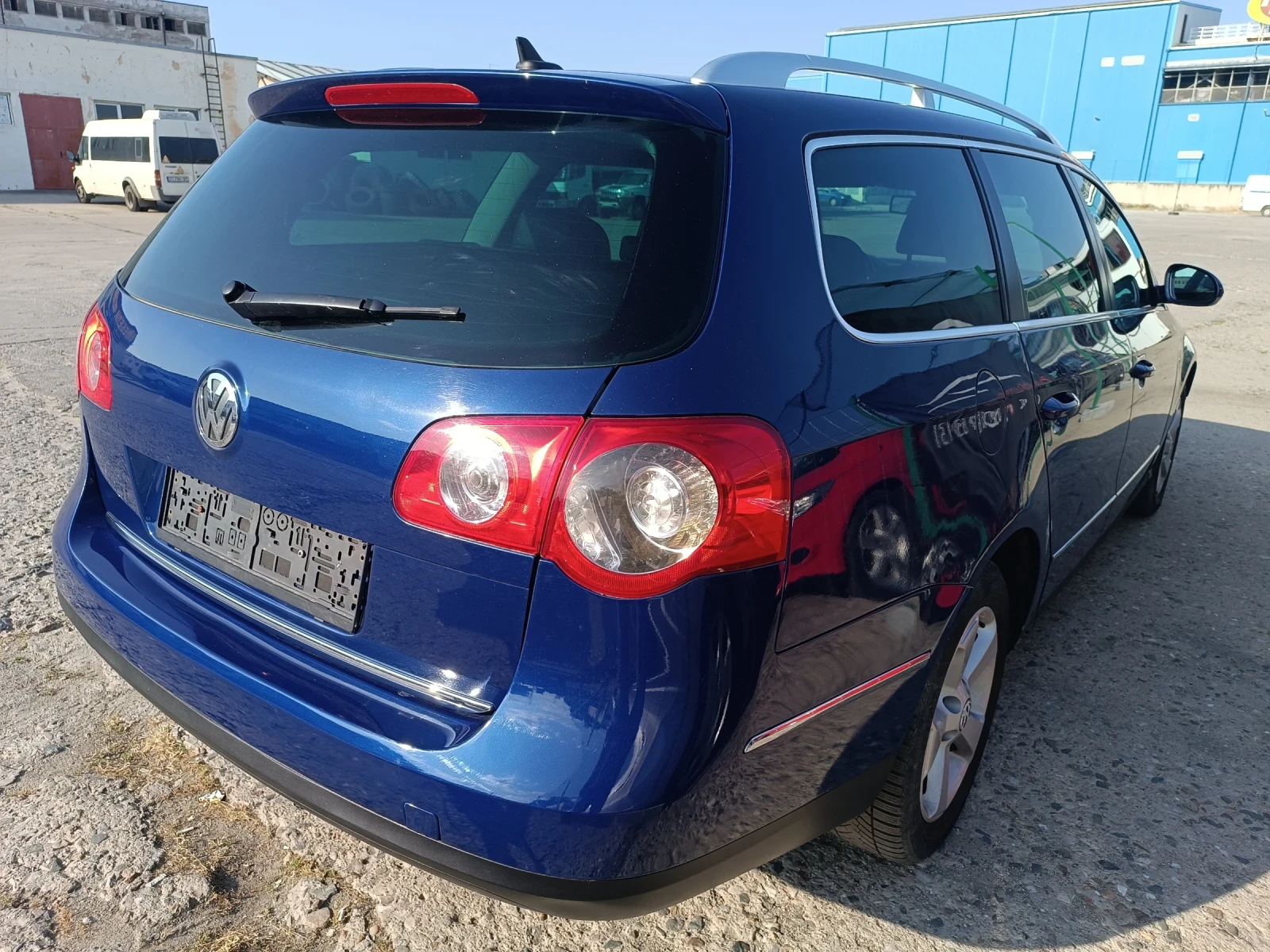 VW Passat 2.0i, HIGH LINE, LUX изпълнение, ЛИЗИНГ  - изображение 4