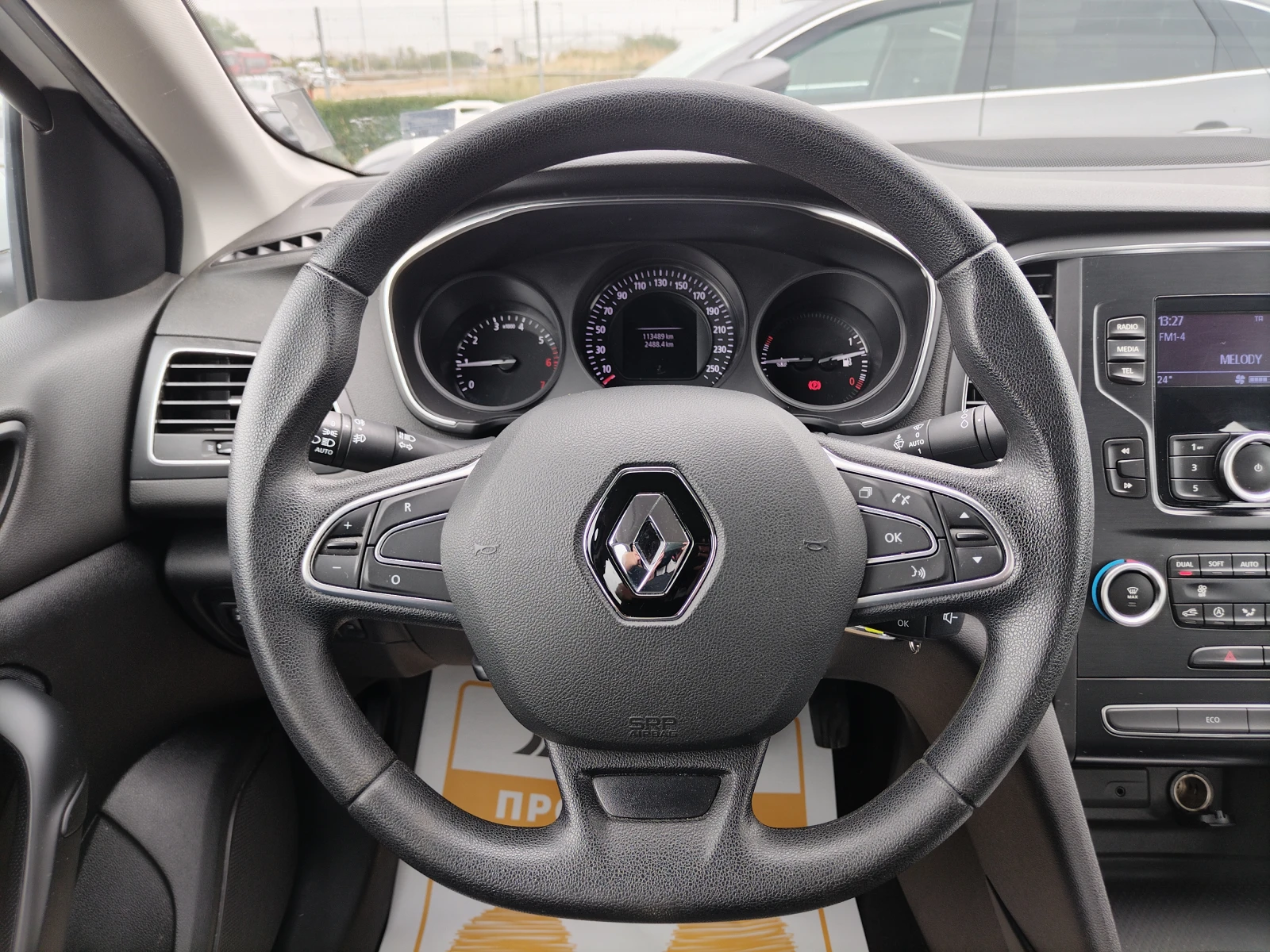 Renault Megane 1.3TCe 140 к.с./Life - изображение 8