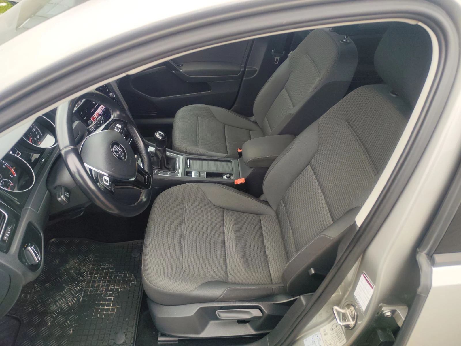 VW Golf 1.6 TDI 7.5 | Mobile.bg � ����������� 15